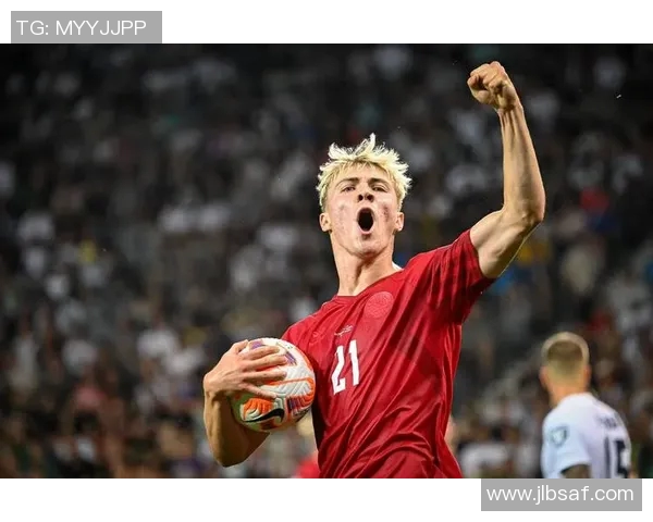 巴黎与曼联昨晚激战正酣赛场精彩瞬间回顾与分析