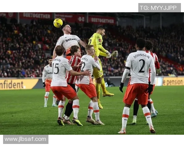 德甲焦点战科隆主场迎战沙尔克力争三分争夺欧战资格 德甲焦点战科隆主场迎战沙尔克力争三分争夺欧战资格