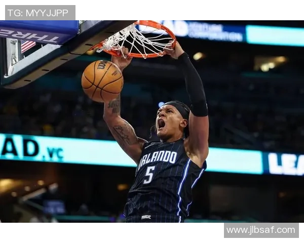 卢卡奇复出表现抢眼，独行侠主场大胜太阳